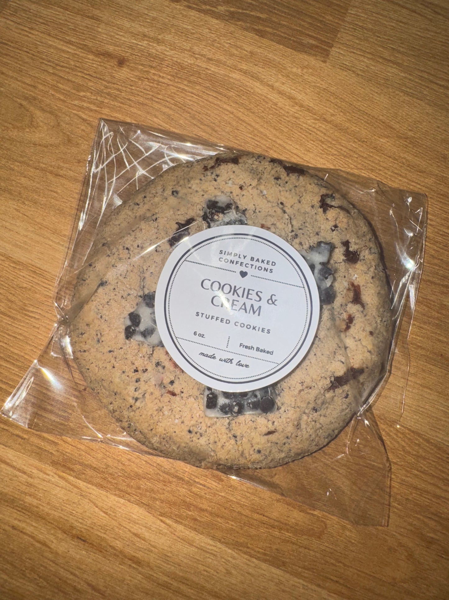 Cookies & Cream Stuffed Cookie